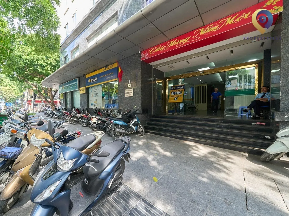 Lối ra vào chính của Naforimex Building.
